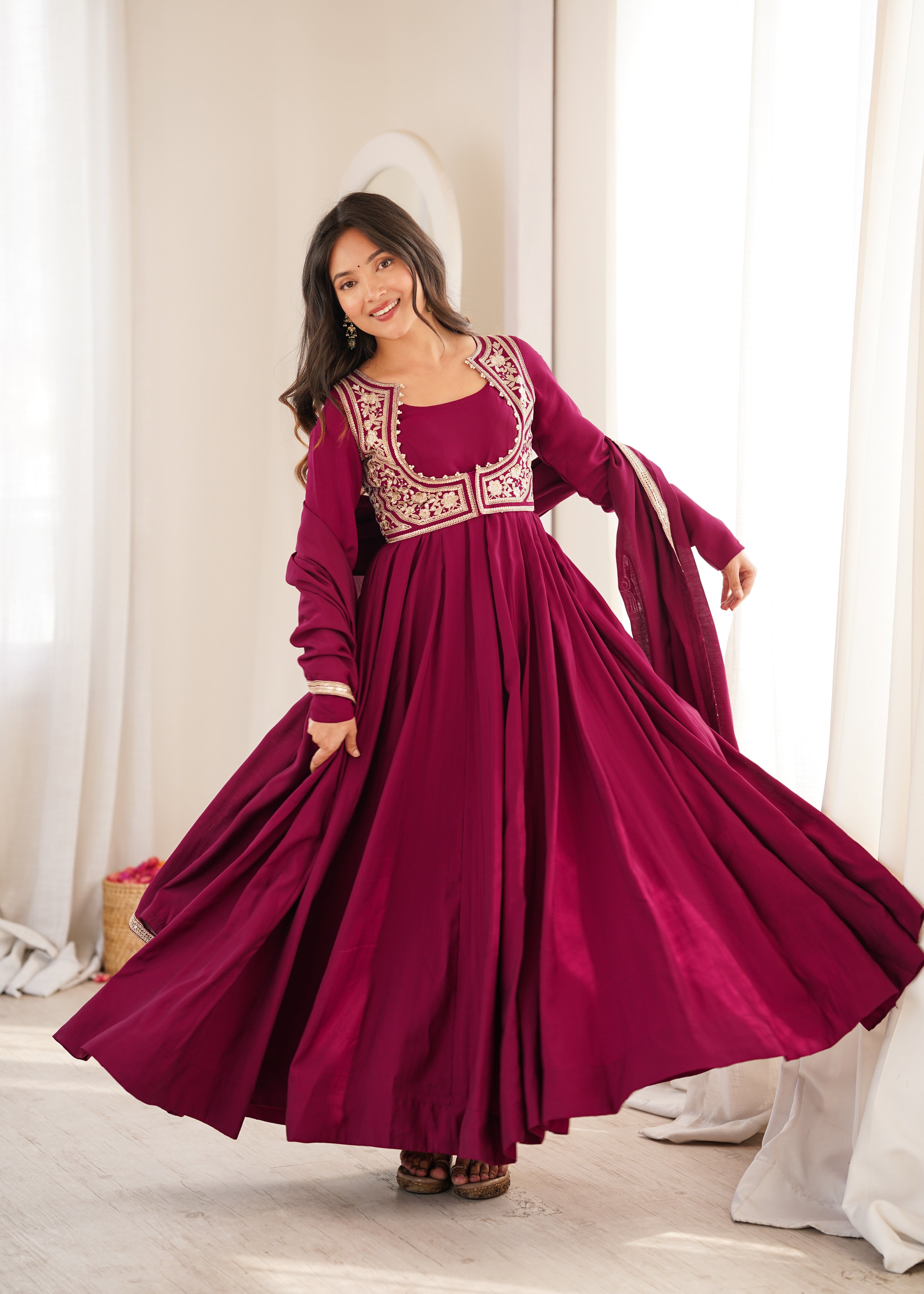 MAHALIKA DARK RANIPINK