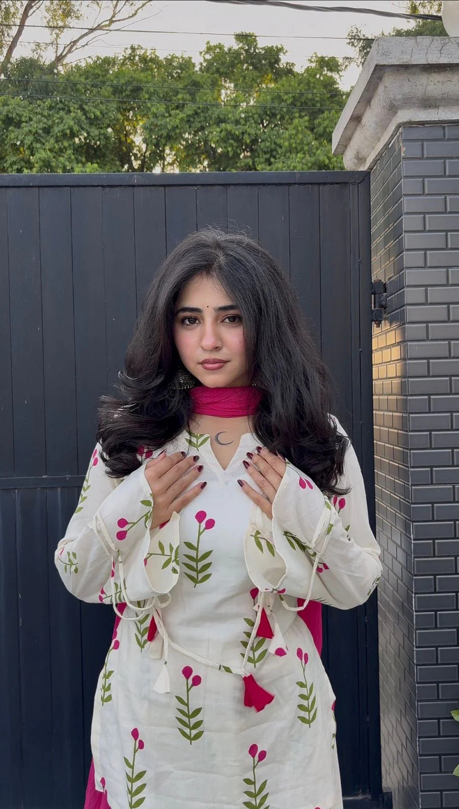 *Fully Fancy Sleeves With Latkan*