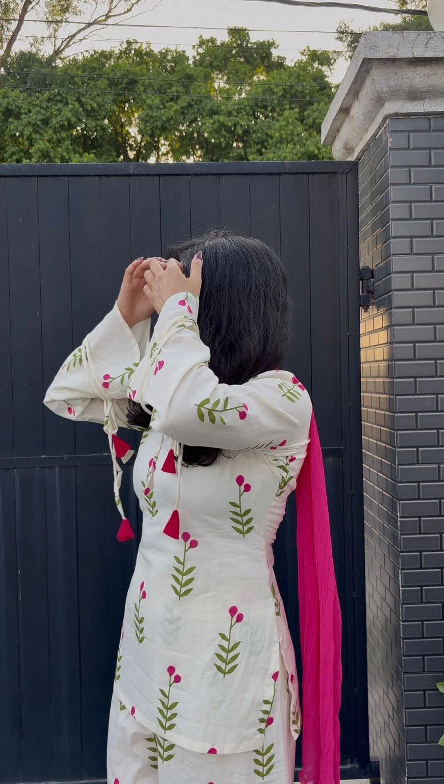 *Fully Fancy Sleeves With Latkan*
